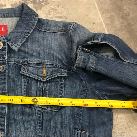 ❤️🔥Elle❤️🔥Beautiful Jean Jacket 4 Ladies❤️🔥Measurements in Pics❤️🔥 - Picture 10 of 14